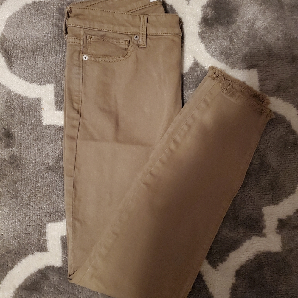 GUC LUCKY BRAND Olive colored Jean's